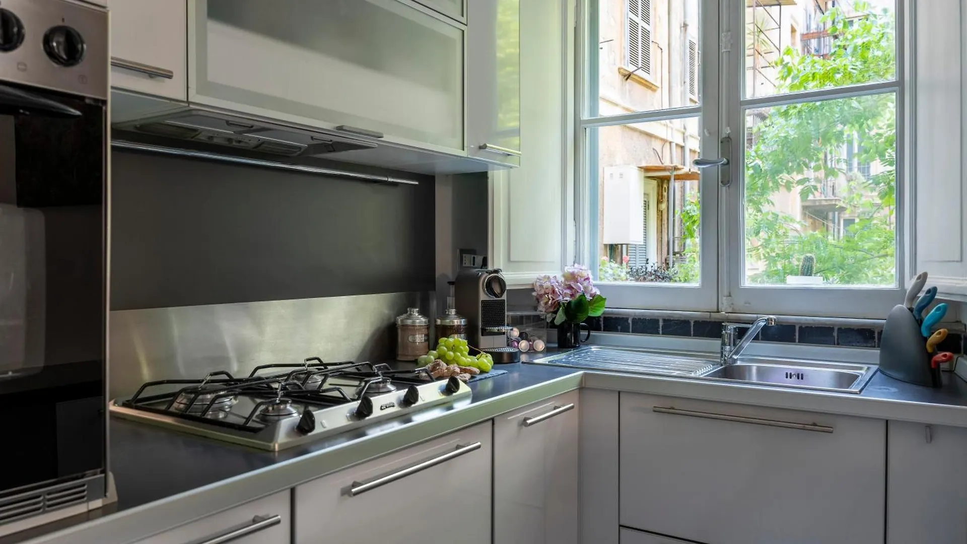 Domus Alexander, Terrace Downtown Apartment Rome Italy
